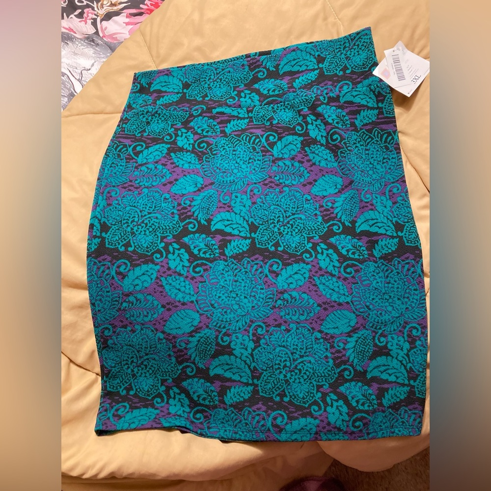 Someone please buy this ugly thing 😂